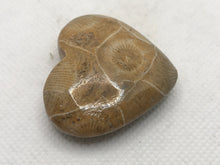Load image into Gallery viewer, Coral heart