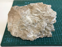 Load image into Gallery viewer, Tremolite