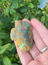 Load image into Gallery viewer, Juanitaite with olivenite
