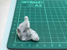 Load image into Gallery viewer, Dendrite opal