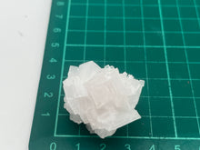 Load image into Gallery viewer, Pink halite