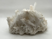 Load image into Gallery viewer, Scolecite
