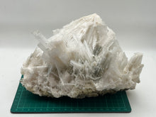 Load image into Gallery viewer, Scolecite