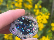 Load image into Gallery viewer, Aura Quartz geode