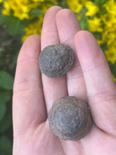 Load image into Gallery viewer, Moqui marbles (shaman stone)