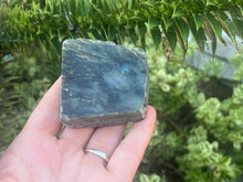 Load image into Gallery viewer, Labradorite