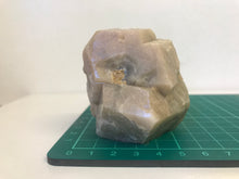 Load image into Gallery viewer, Grossular garnet