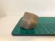 Load image into Gallery viewer, Grossular garnet