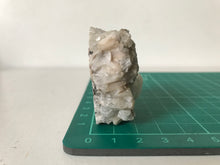 Load image into Gallery viewer, Harmotome