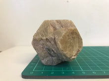 Load image into Gallery viewer, Grossular garnet