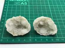 Load image into Gallery viewer, Quartz geode
