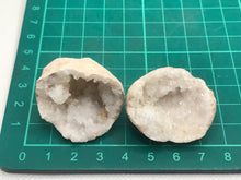 Load image into Gallery viewer, Quartz geode
