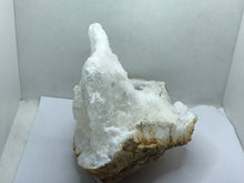 Load image into Gallery viewer, Quartz geode with selenite
