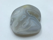 Load image into Gallery viewer, Agate pebble
