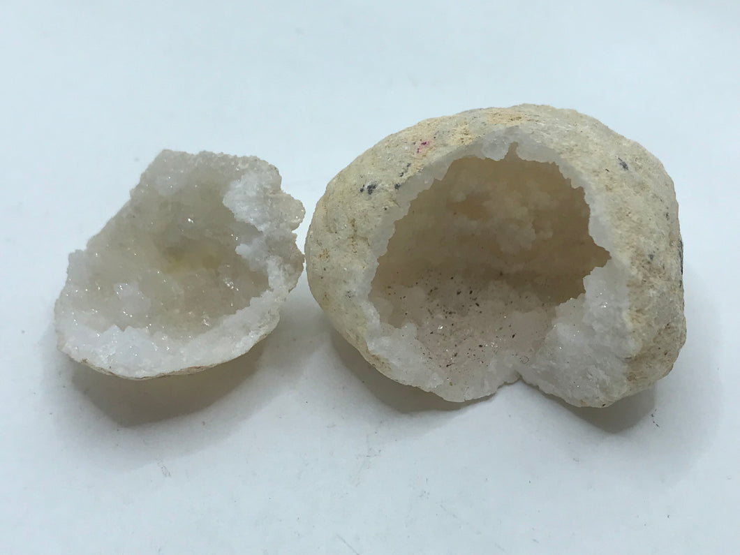 Quartz geode