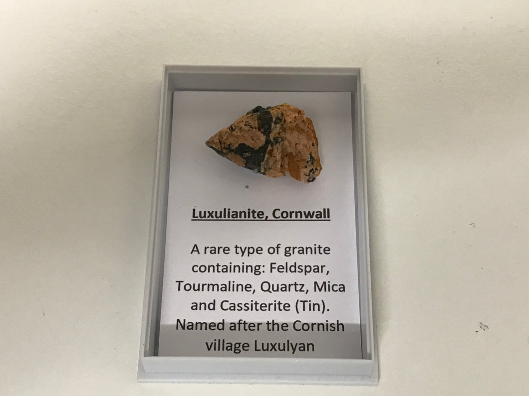 Luxulianite