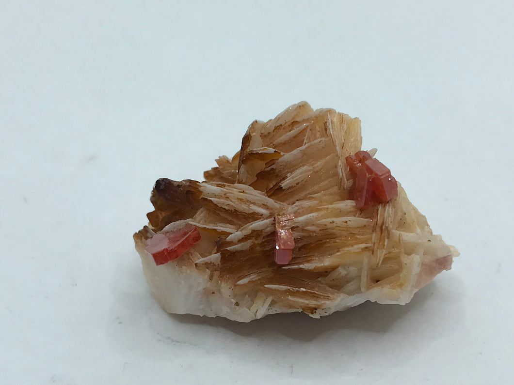 Vanadinite on baryte