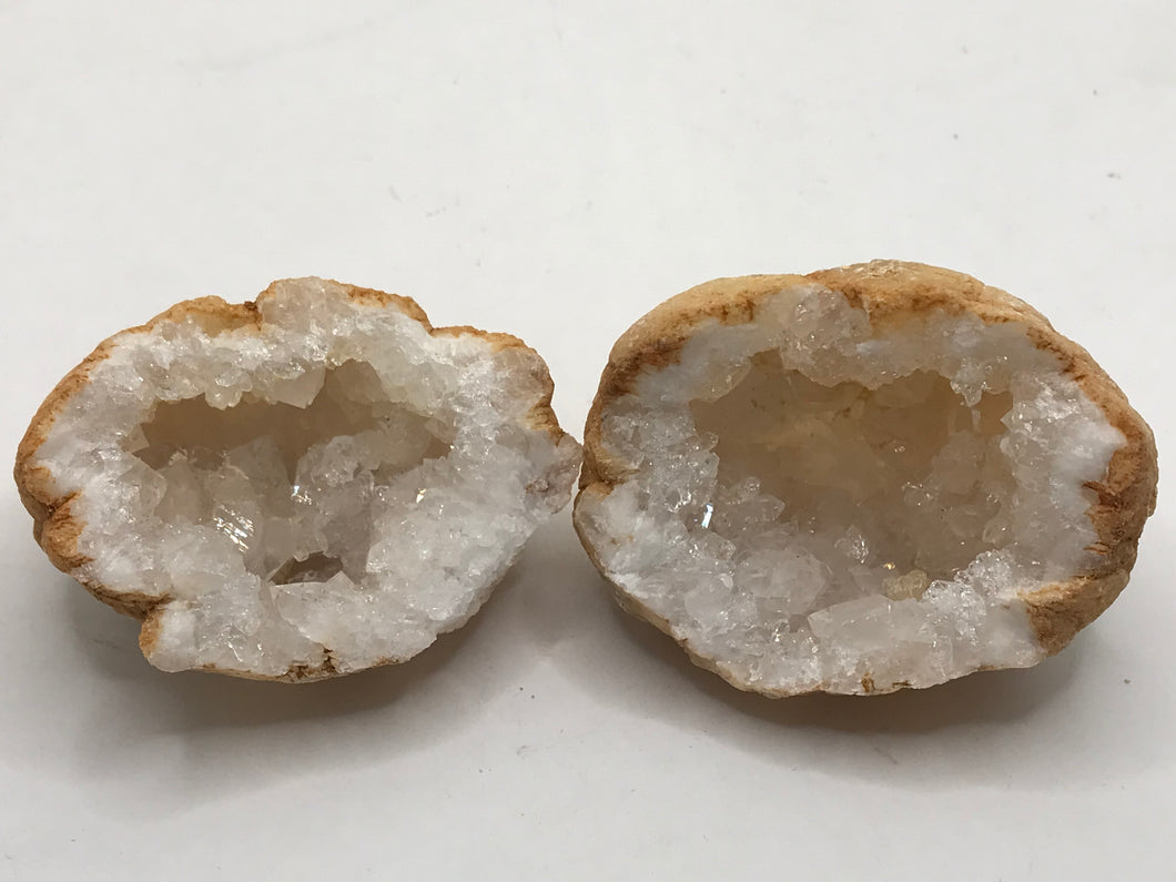 Quartz geode