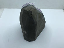 Load image into Gallery viewer, Amethyst cut base
