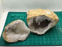 Load image into Gallery viewer, Quartz geode
