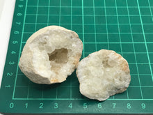 Load image into Gallery viewer, Quartz geode
