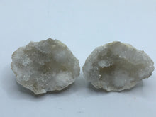 Load image into Gallery viewer, Quartz geode
