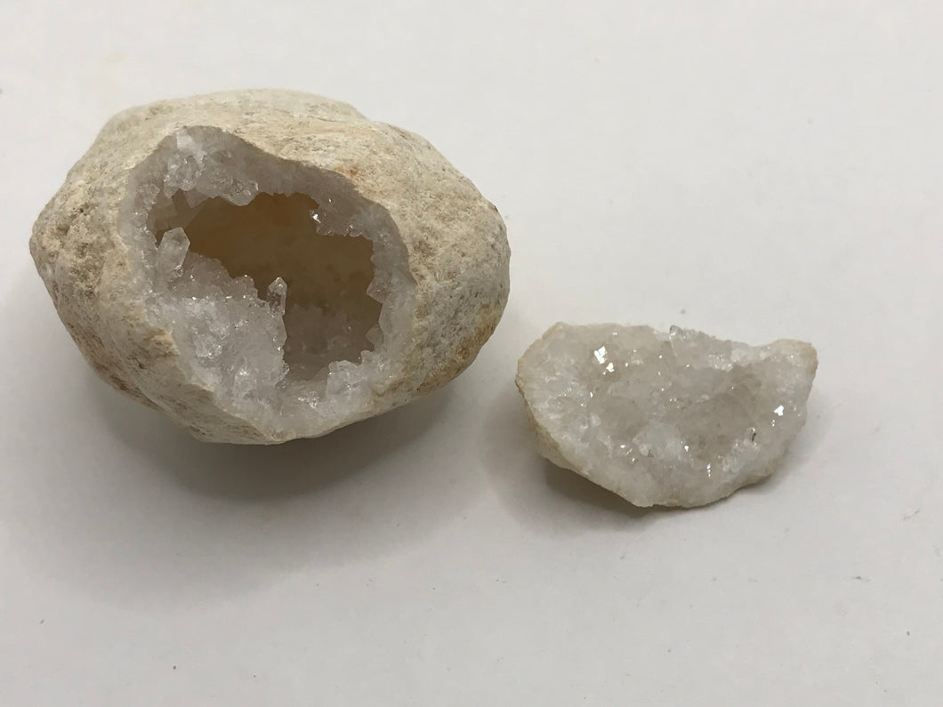 Quartz geode