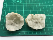 Load image into Gallery viewer, Quartz geode
