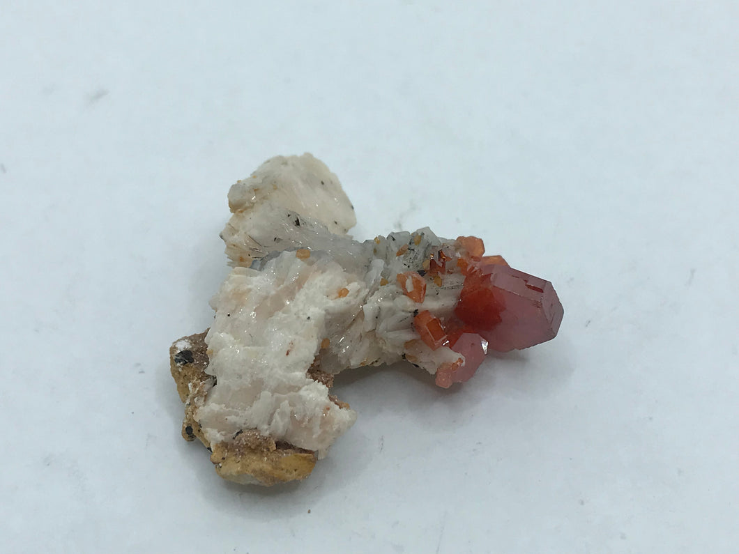 Vanadinite on baryte