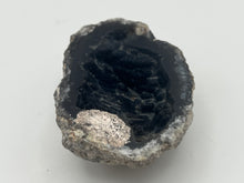 Load image into Gallery viewer, Dugway geode
