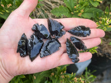 Load image into Gallery viewer, Obsidian arrowhead

