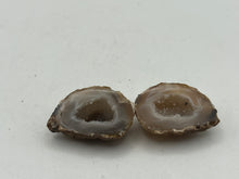 Load image into Gallery viewer, Agate geode
