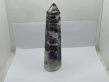 Load image into Gallery viewer, Fluorite point
