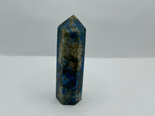 Load image into Gallery viewer, Chrysocolla and shattuckite point
