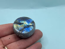 Load image into Gallery viewer, Labradorite dragon egg
