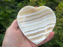 Load image into Gallery viewer, Onyx heart bowl
