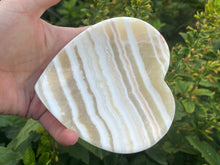 Load image into Gallery viewer, Onyx heart bowl

