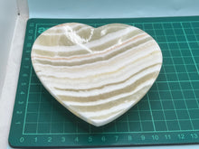 Load image into Gallery viewer, Onyx heart bowl
