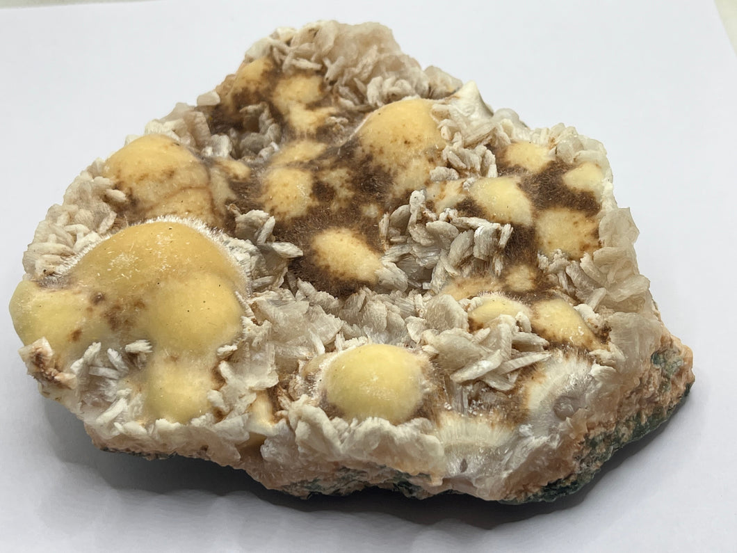 Thompsonite and stilbite
