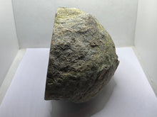 Load image into Gallery viewer, Agate geode
