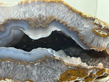 Load image into Gallery viewer, Agate geode
