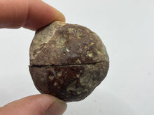 Load image into Gallery viewer, Agate geode
