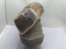 Load image into Gallery viewer, Agate geode
