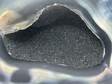 Load image into Gallery viewer, Agate geode
