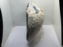 Load image into Gallery viewer, Agate geode
