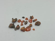 Load image into Gallery viewer, Wulfenite crystals
