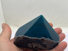 Load image into Gallery viewer, Teal agate point
