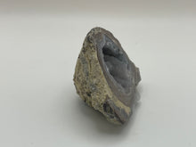 Load image into Gallery viewer, Dugway geode
