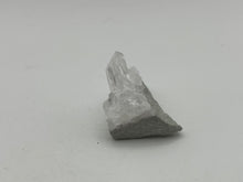 Load image into Gallery viewer, Faden Quartz
