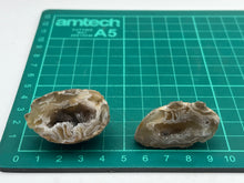 Load image into Gallery viewer, Agate geode
